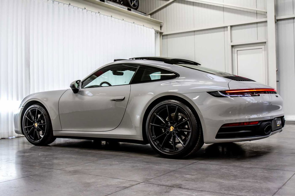 Porsche 992 Carrera