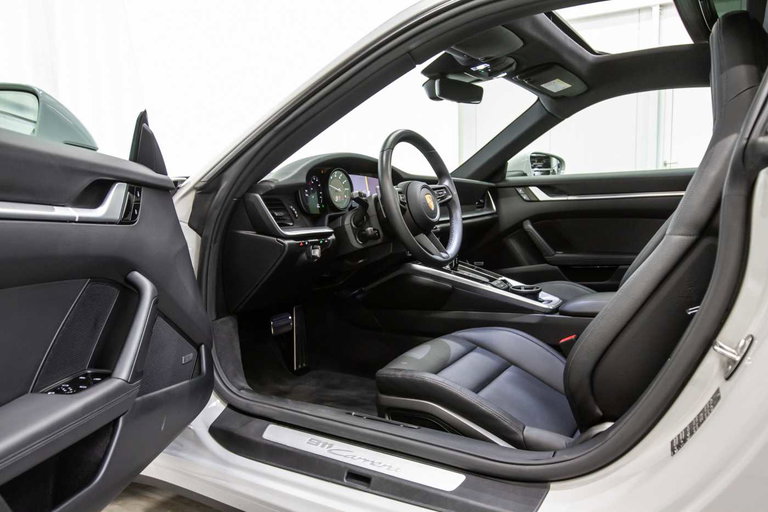 Porsche 992 Carrera