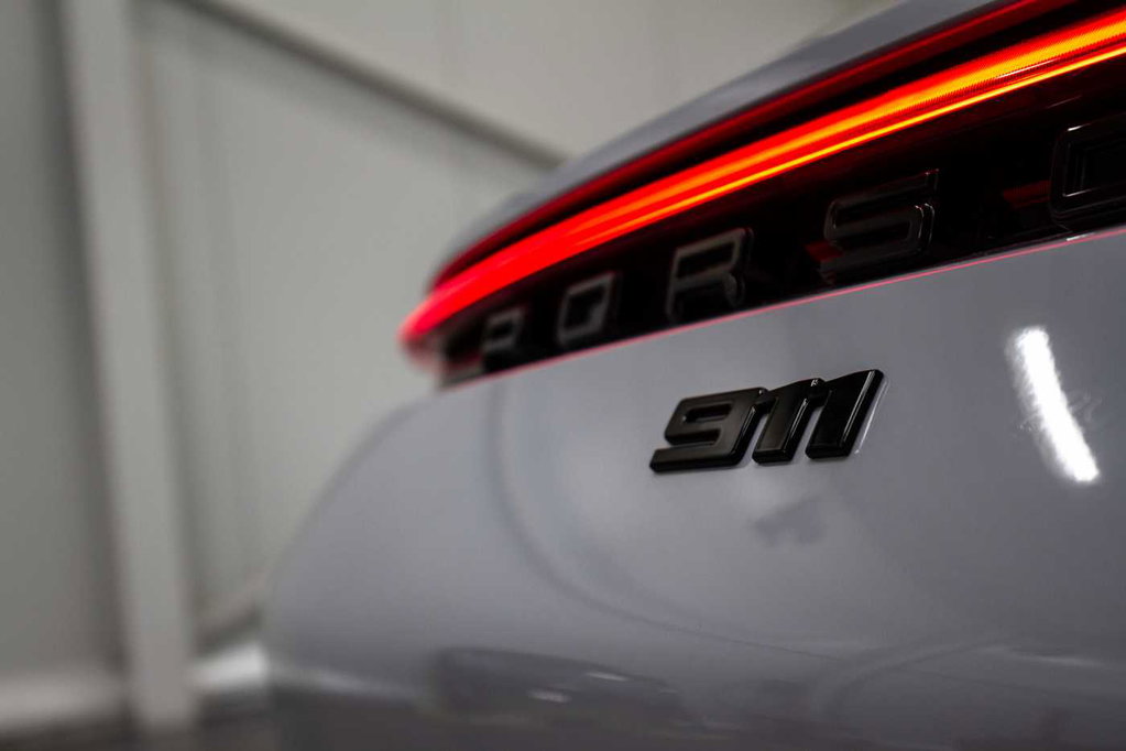 Porsche 992 Carrera