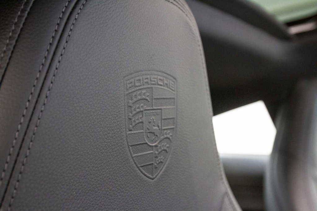 Porsche 992 Carrera