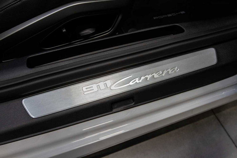 Porsche 992 Carrera