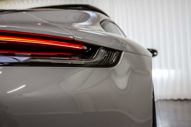 Porsche 992 Carrera