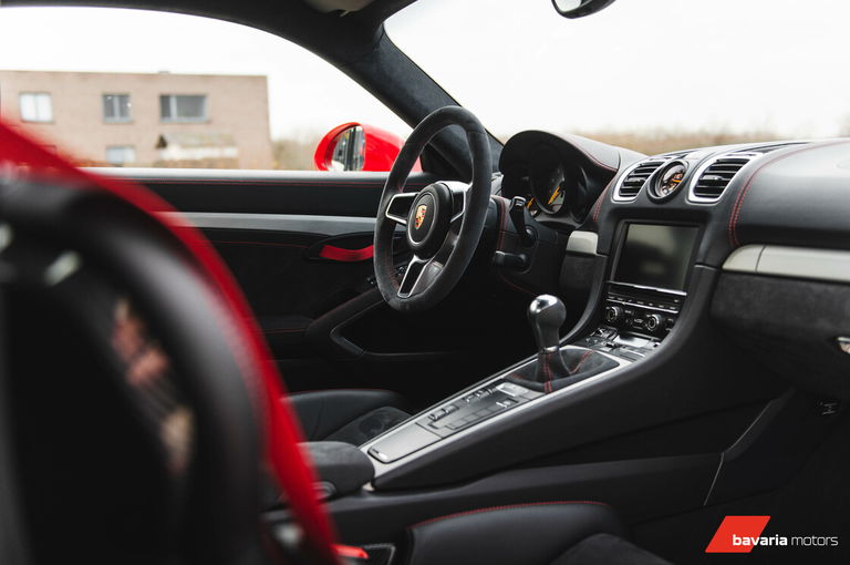 Porsche 981 Cayman GT4