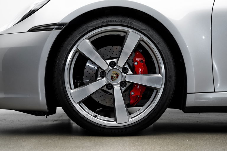 Porsche 992 Carrera 4S