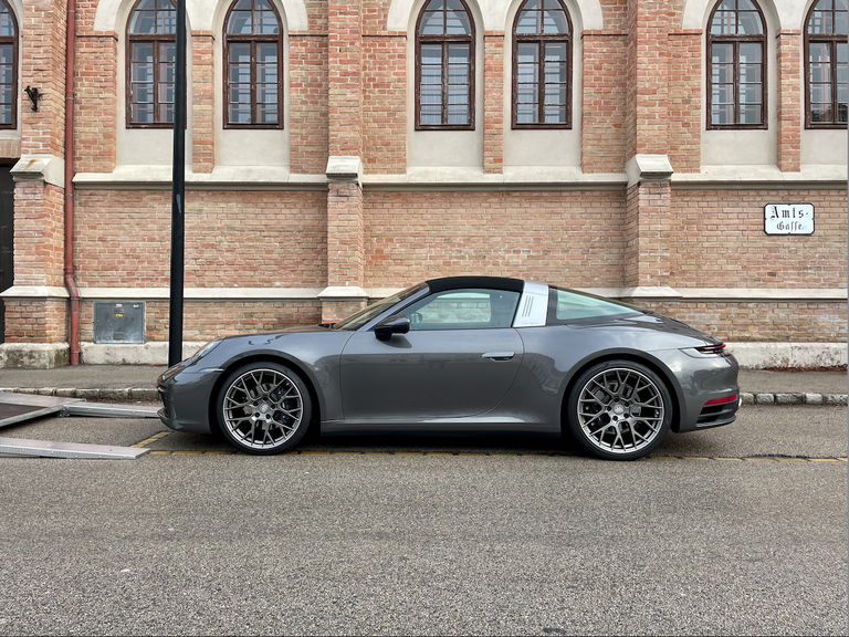Porsche 992 Targa 4