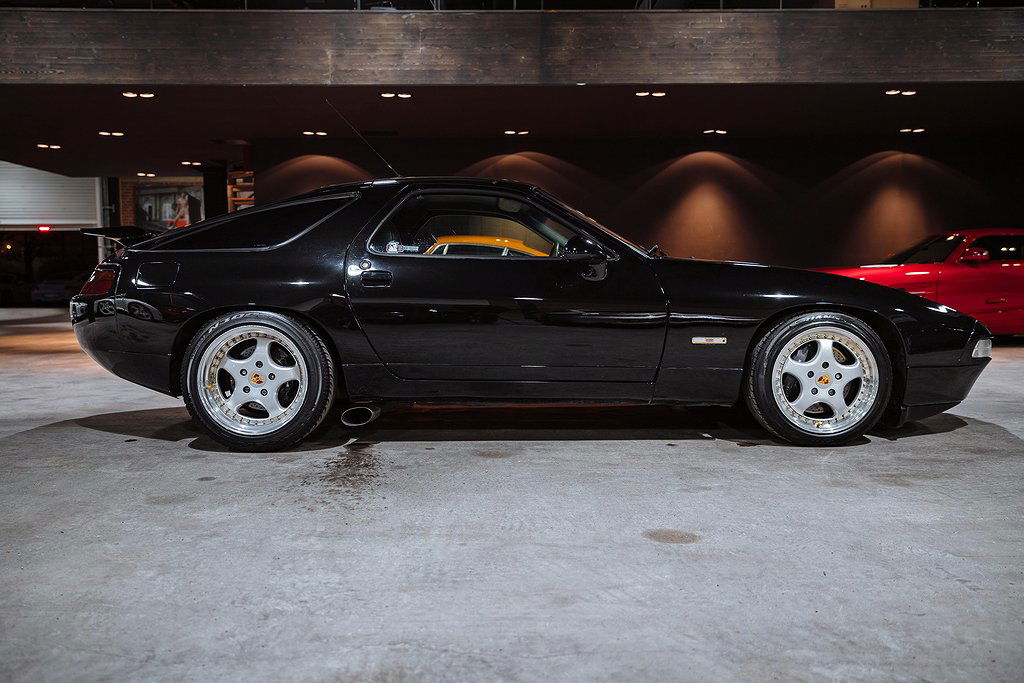 Porsche 928 GTS