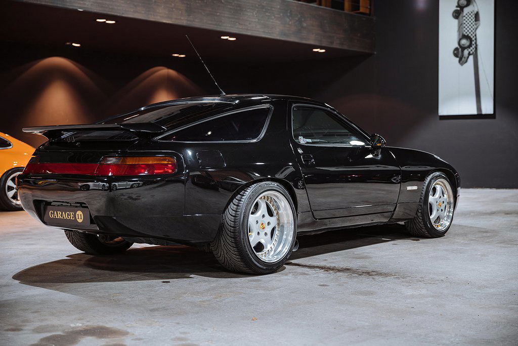Porsche 928 GTS