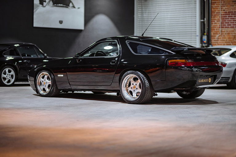 Porsche 928 GTS