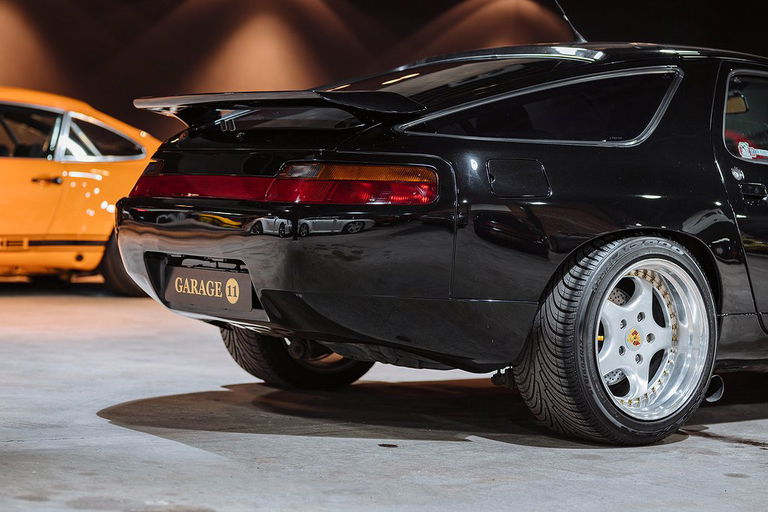 Porsche 928 GTS