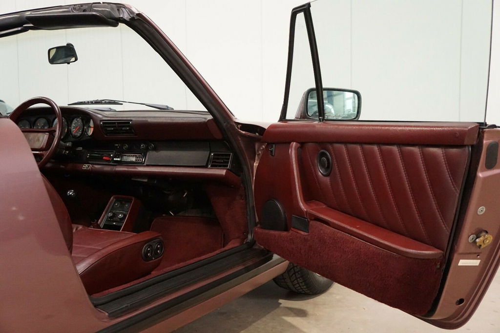 Porsche 911 Carrera 3.2 (US)