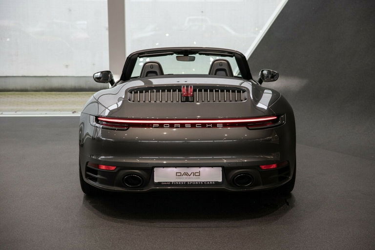 Porsche 992 Carrera 4S