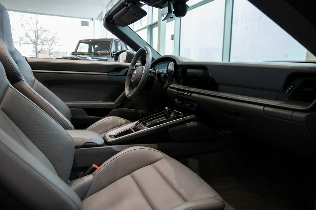 Porsche 992 Carrera 4S