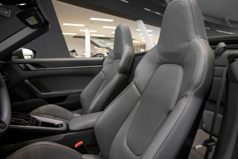 Porsche 992 Carrera 4S