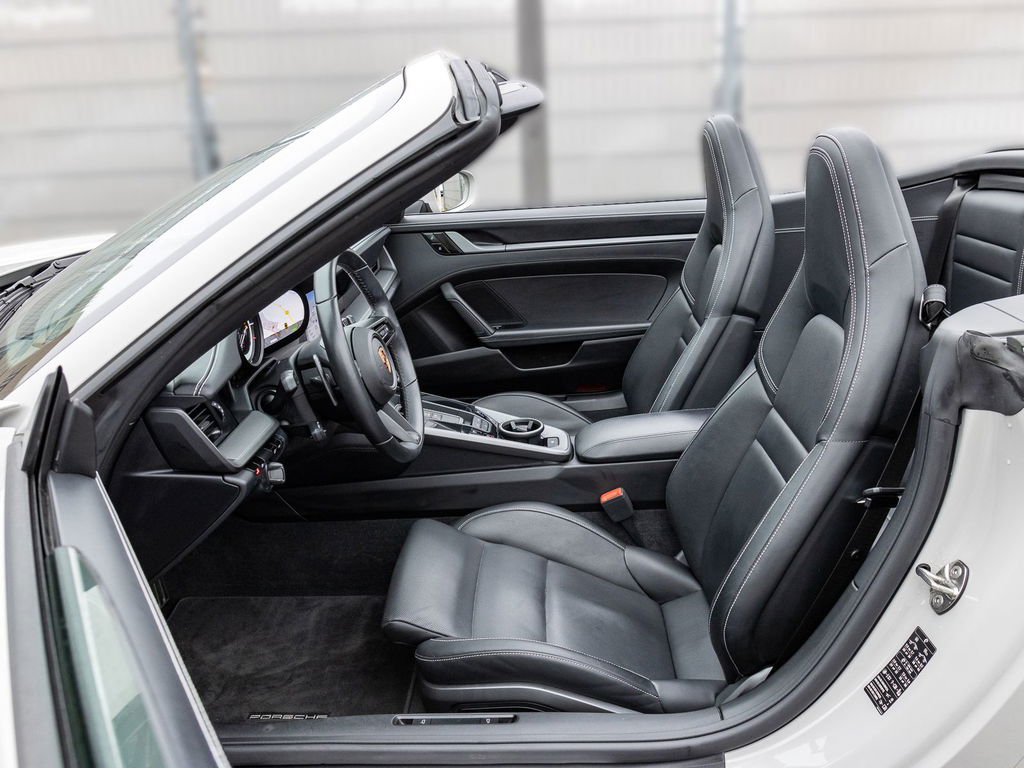 Porsche 992 Carrera 4S