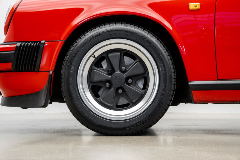 Porsche 911 Carrera 3.2