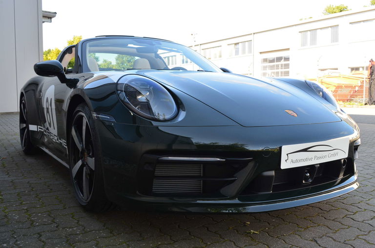 Porsche 992 Heritage Design Edition