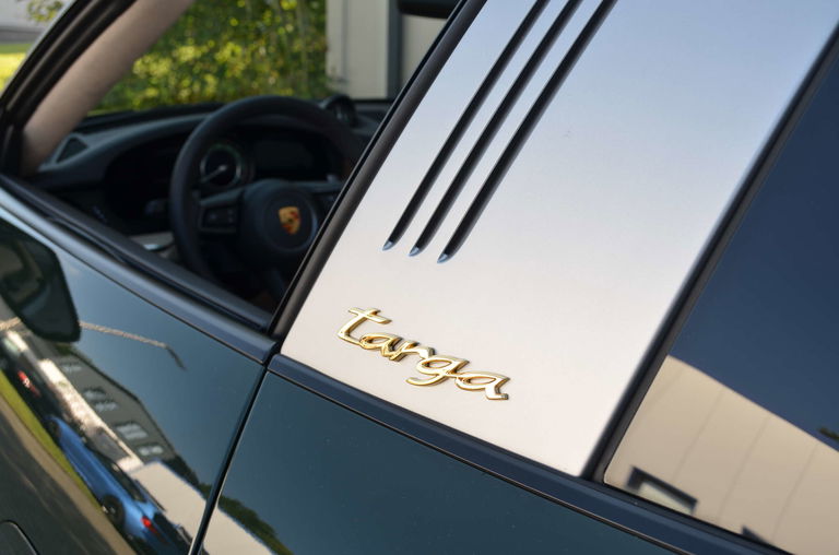 Porsche 992 Heritage Design Edition