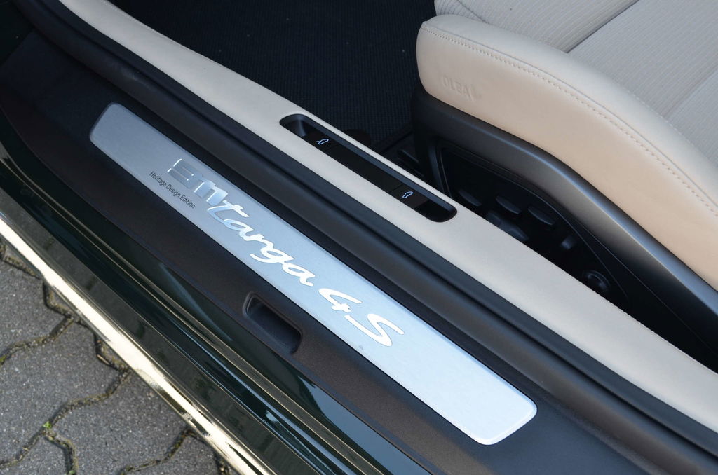 Porsche 992 Heritage Design Edition