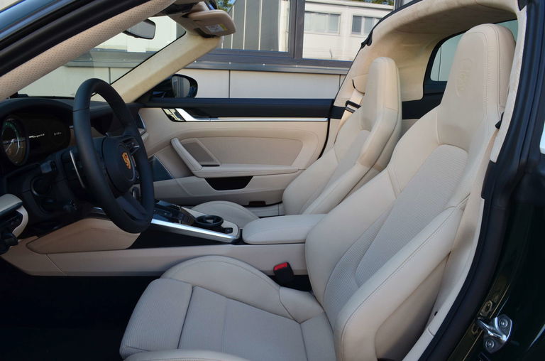 Porsche 992 Heritage Design Edition