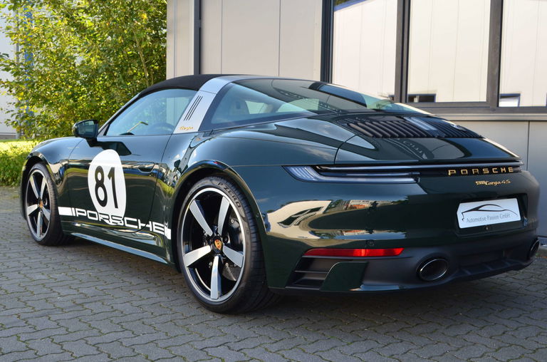 Porsche 992 Heritage Design Edition