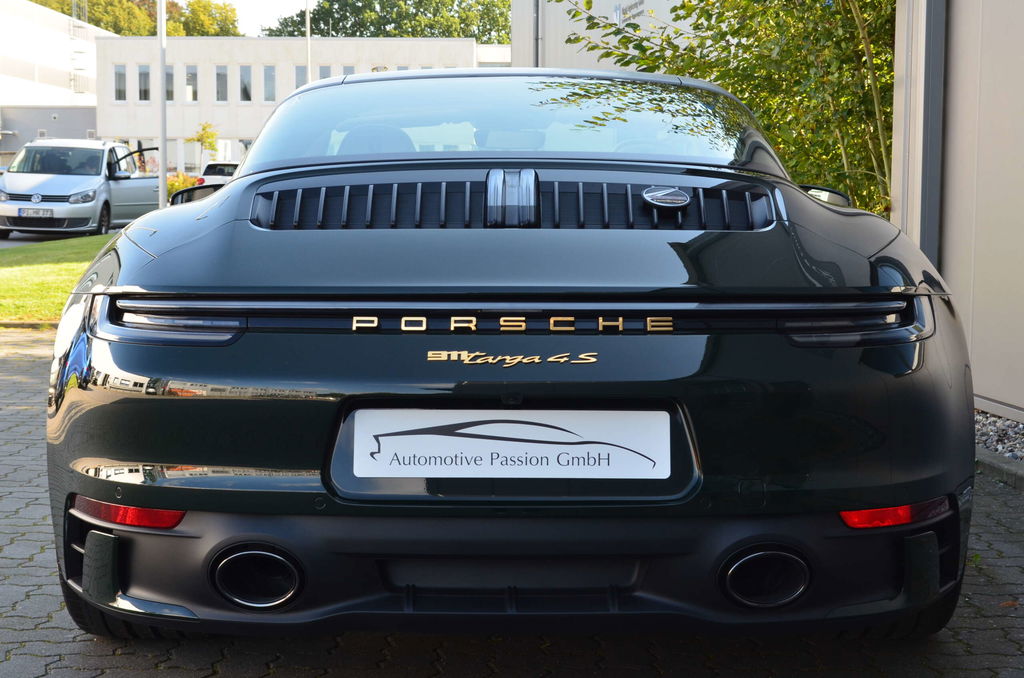 Porsche 992 Heritage Design Edition