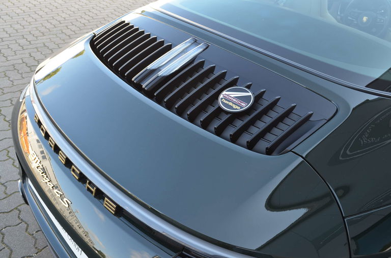 Porsche 992 Heritage Design Edition