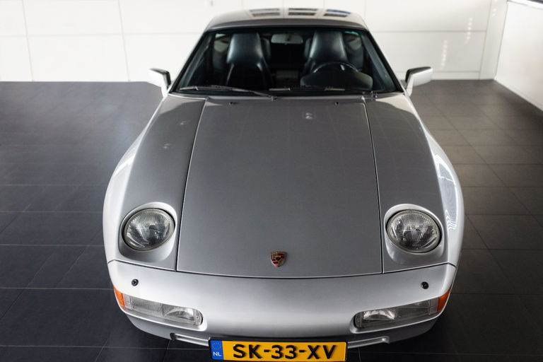 Porsche 928 S4