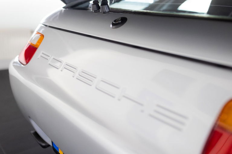 Porsche 928 S4
