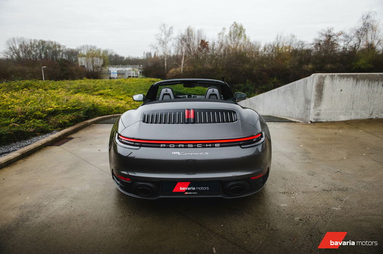 Porsche 992 Carrera 4S