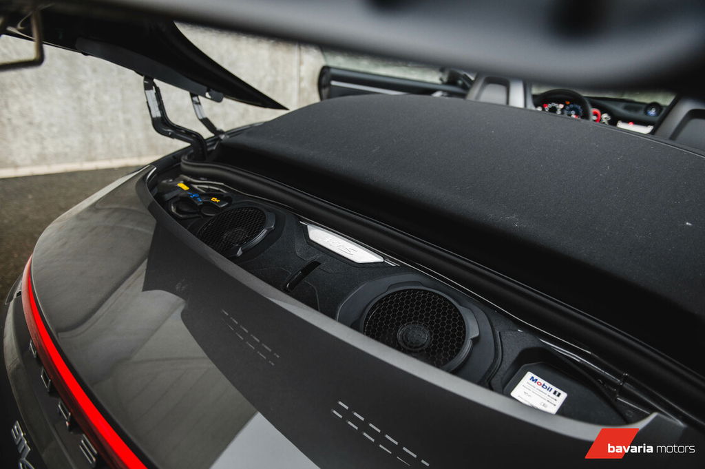 Porsche 992 Carrera 4S