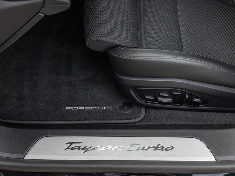 Porsche Taycan Turbo