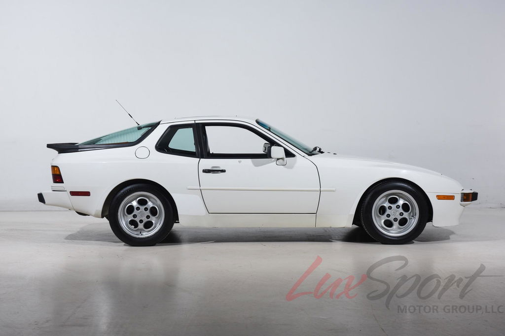 Porsche 944 Coupé