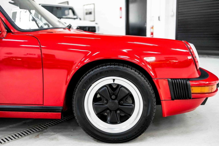 Porsche 911 Carrera 3.2