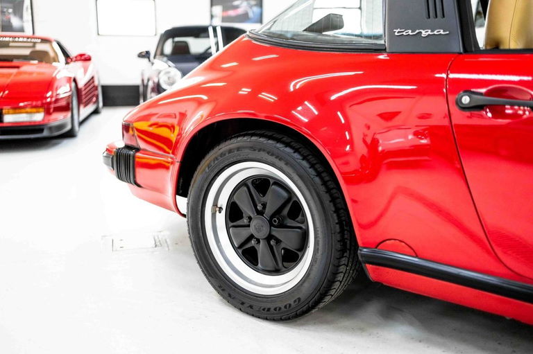 Porsche 911 Carrera 3.2