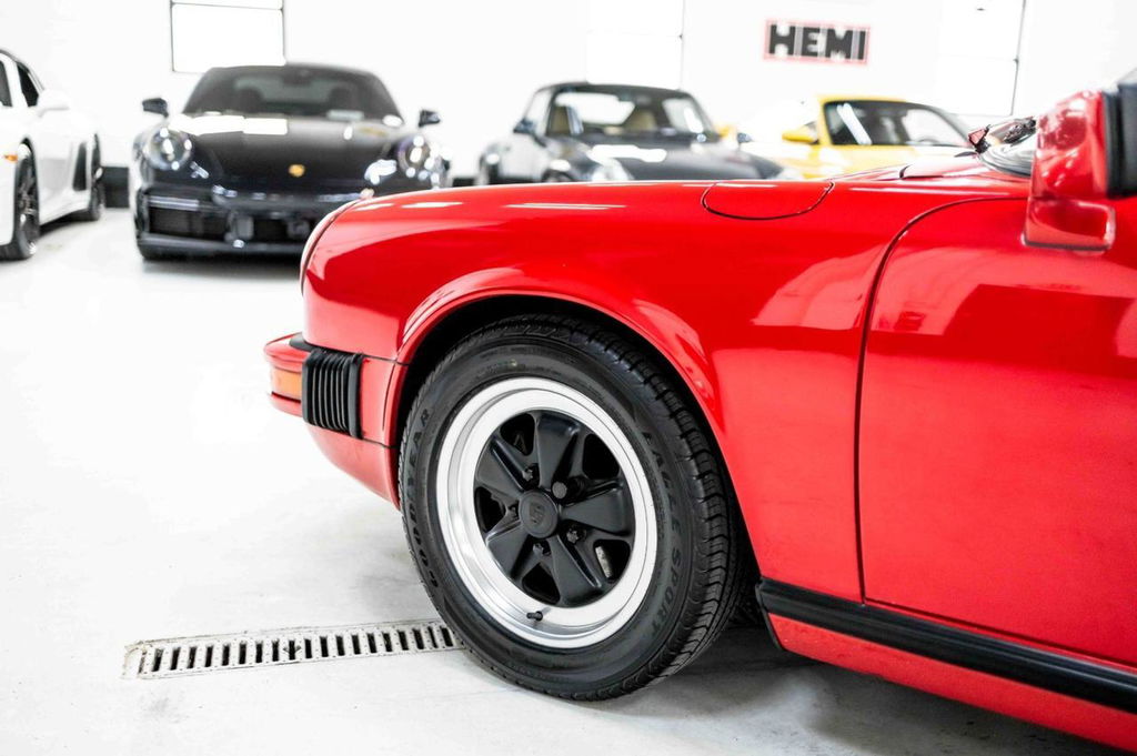 Porsche 911 Carrera 3.2