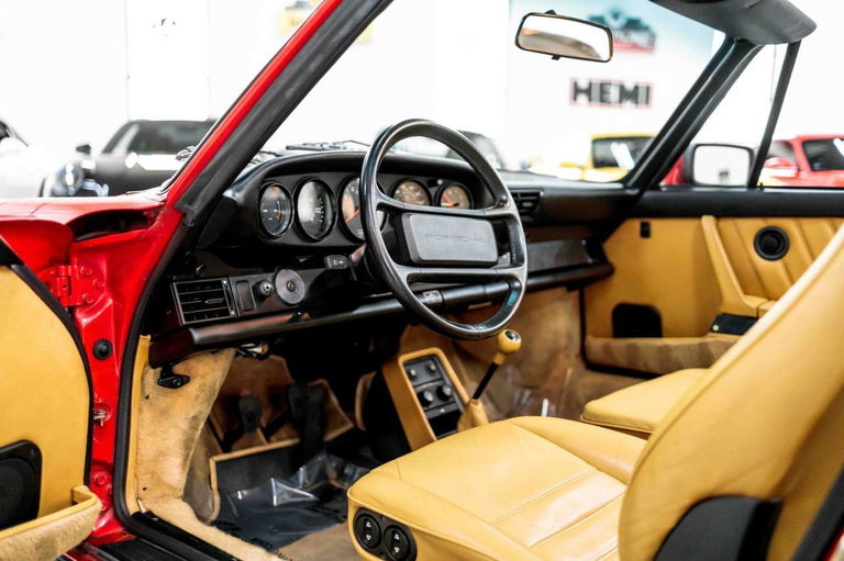 Porsche 911 Carrera 3.2