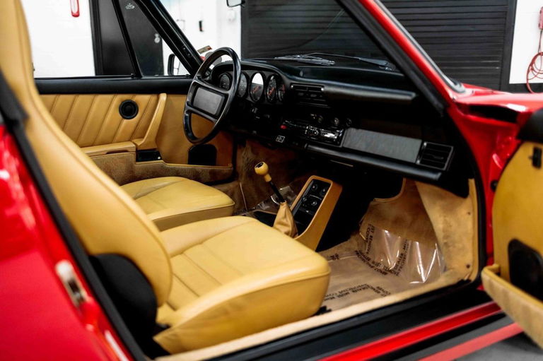 Porsche 911 Carrera 3.2