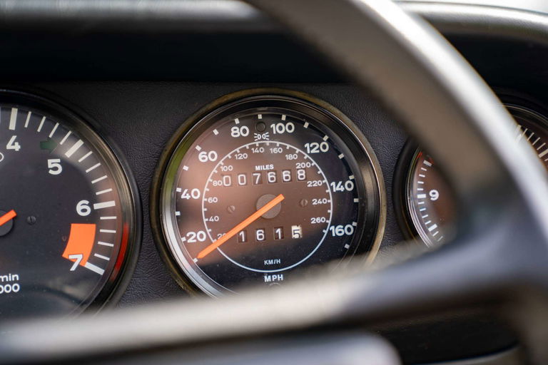 Porsche 911 Carrera 3.2 Speedster