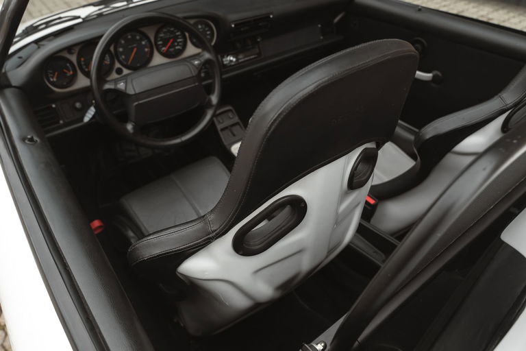 Porsche 964 Carrera 2 Speedster