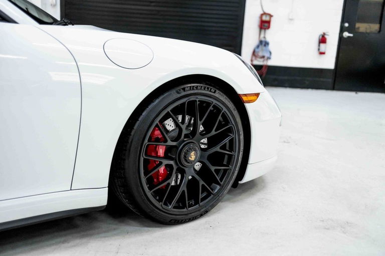 Porsche 991 Carrera GTS