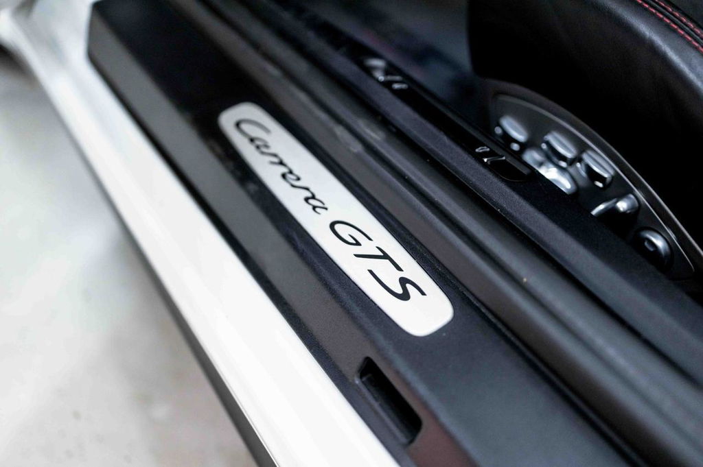 Porsche 991 Carrera GTS