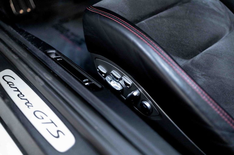 Porsche 991 Carrera GTS