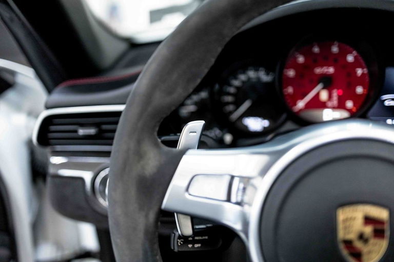 Porsche 991 Carrera GTS