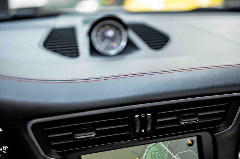 Porsche 991 Carrera GTS