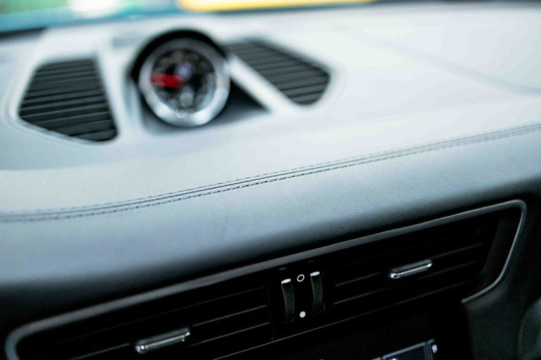 Porsche 991.2 Carrera GTS