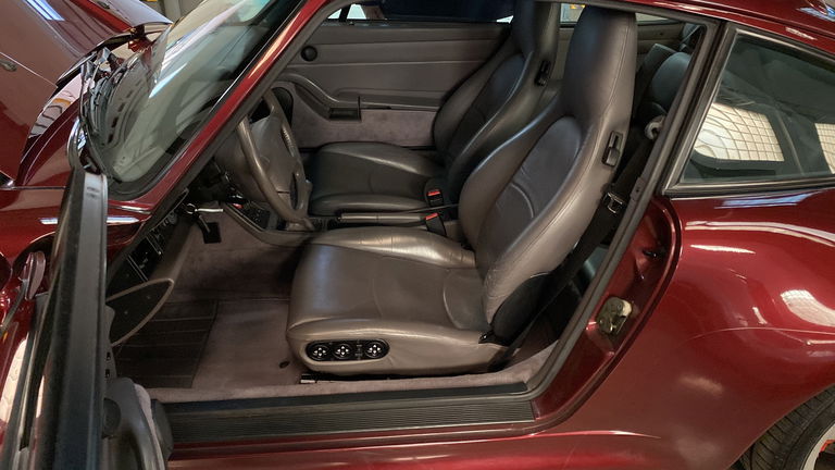 Porsche 993 Carrera 4S
