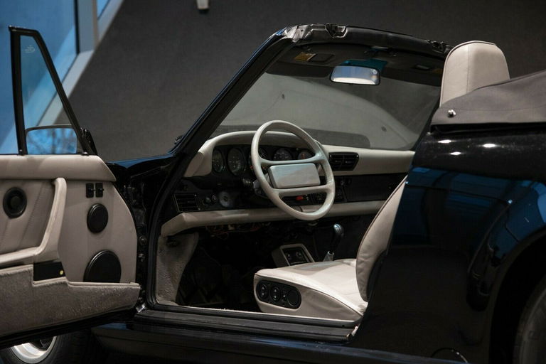 Porsche 911 Carrera 3.2 (KAT)