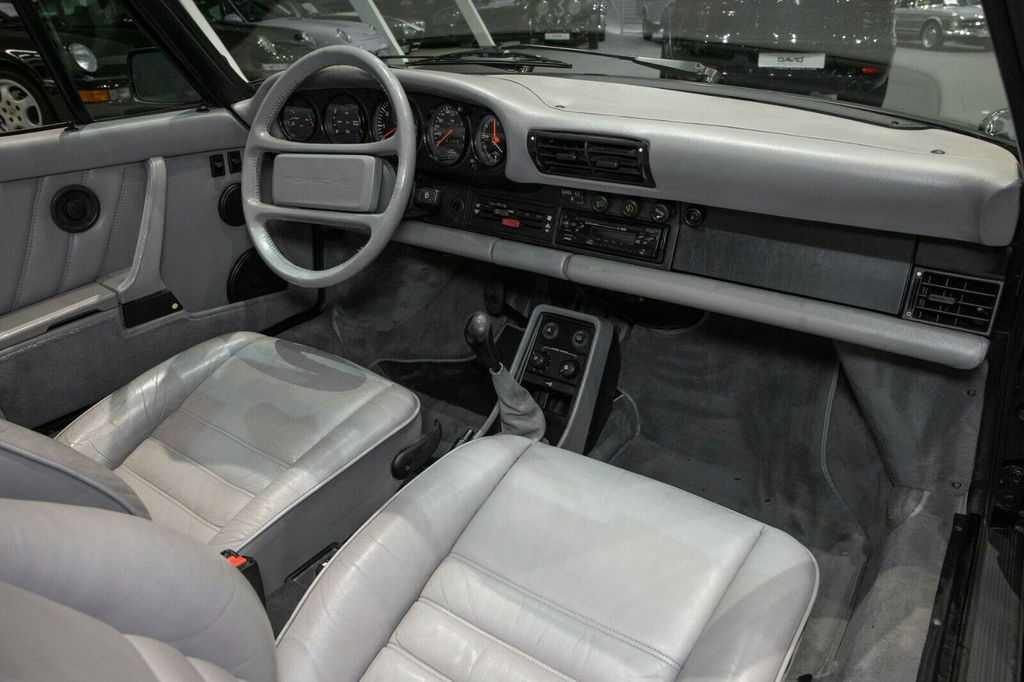 Porsche 911 Carrera 3.2 (KAT)