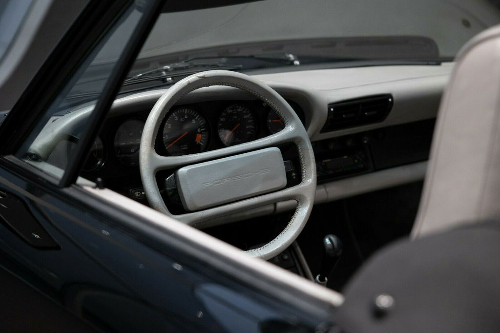 Porsche 911 Carrera 3.2 (KAT)