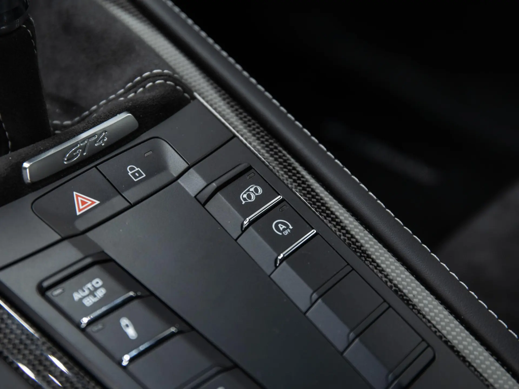 Porsche 718 Cayman GT4